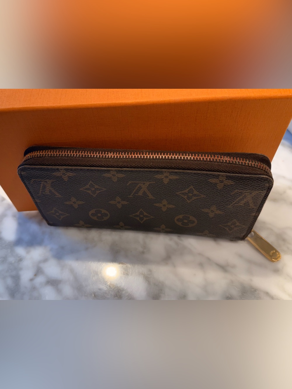 Authentic Louis Vuitton Zippy Wallet! - Picture 7 of 15